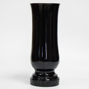 Черная ваза из полимербетона 07