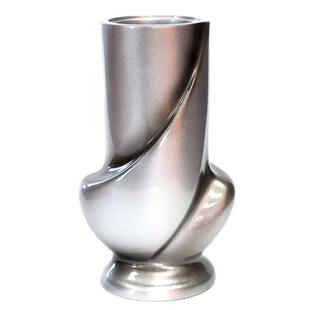 Серебряная ваза из полимербетона 01
